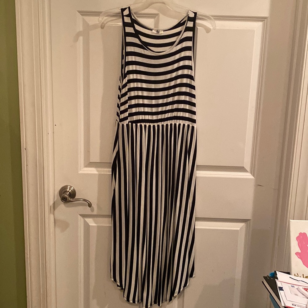 NWOT Black and white striped dress. Size large.